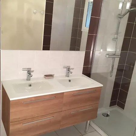 B&B Anduze Le Clos Des Cigales 3*